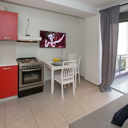 Modern Comfy Apartment Near The Acropolis By Ghh Athens Exterior photo